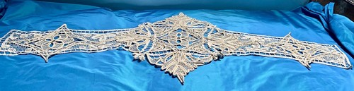 Dentelle ancienne grande - ancienne,