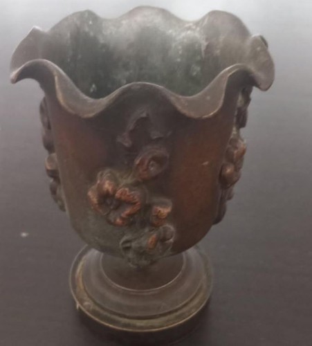 Petit pot ancien - pot, en
