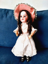 ANCIENNE POUPEE  PORCELAINE