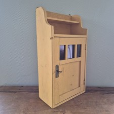 Armoire murale vintage en pin