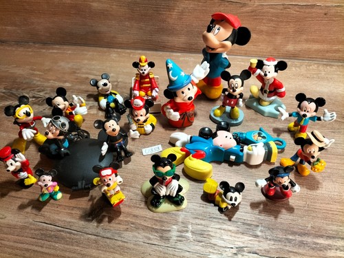 Lot u859 figurines - u859:, 21