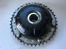 UN PORTE COURONNE MOYEU ARRIERE + COURONNE BON ETAT MOTO TRIUMPH 955 I DAYTONA 