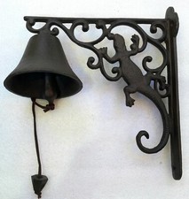 CLOCHE SALAMANDRE EN FONTE