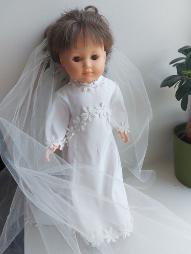 Très belle poupée marie - belle,