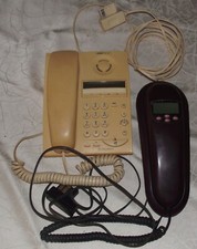 LOT DE 2 ANCIENS TELEPHONES