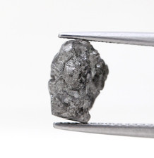 Diamant Brut Gris Noir