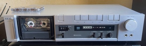 Akai f110 - cs,