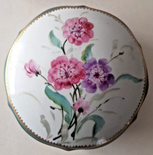 Ancienne grande bonbonnière en porcelaine de Limoges, peinte à la main.