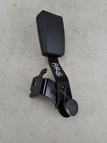 Attache ceinture arriere