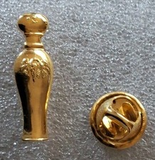 pin's  PARFUM.  NINA RICCI. L AIR DU TEMPS.   Rare P29