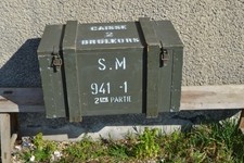 Ancienne caisse bois armée - ancienne,