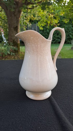 Ancien broc faïence - , société
