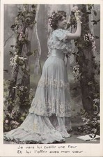 CP FEMME ROBE TRAINE FLEURS