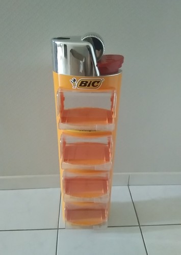 Présentoir plv briquets bic - présentoir,
