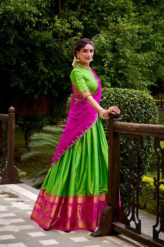 Ensemble lehenga choli indien - lehenga,
