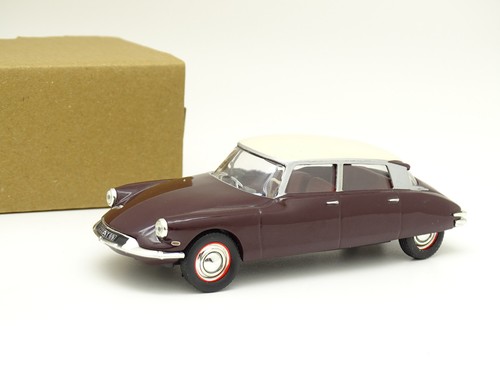 Ixo citroen ds - sb, 1/43