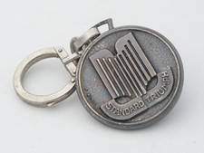 PORTE CLÉS ANCIEN - AUGIS - KEYCHAIN - STANDARD TRIUMPH - GARAGE ADELSBACH LYON