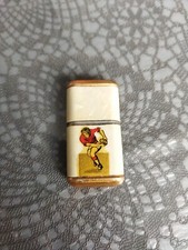 BRIQUET à essence en Nacre avec décor Sport Rugby XXème 1950