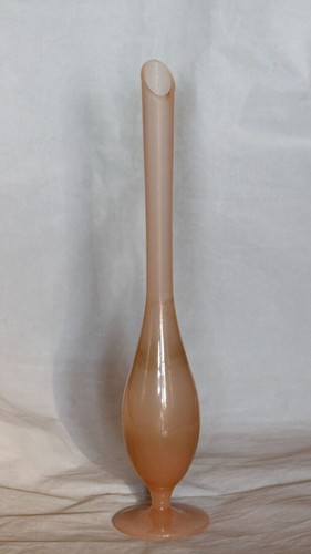 Vase opaline rose soliflore