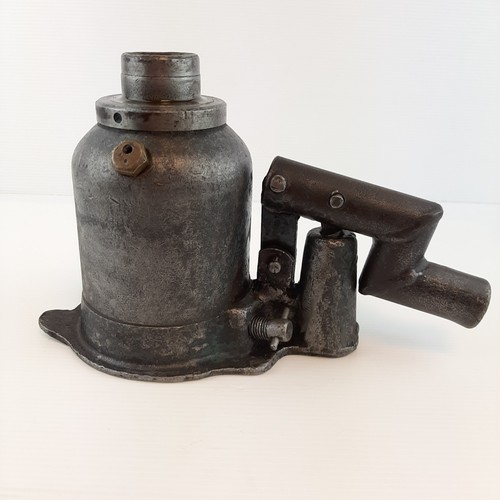 Ancien cric hydraulique - hydraulique, /crick