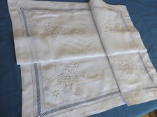 taie d'oreiller brodée , mono M P, ancienne