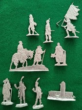 Figurines plats d'étain