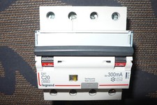 DISJONCTEUR DIFFERENTIEL