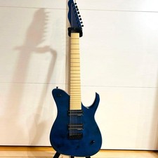 Guitare 8 cordes ton aluminium
