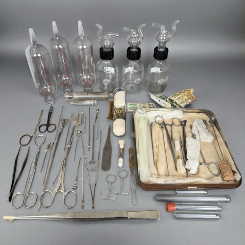 Lot ancien instruments