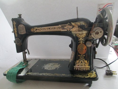 Smooth working 1930 singer - smooth,