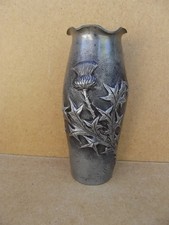 Vase en étain à décor