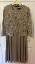 Mother Of The Bride Dress by Jessica Howard Size 6P - 2 piece - knee length