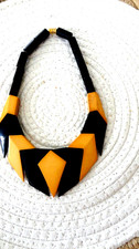 MAGNIFIQUE COLLIER " ISADORA PARIS  NOIR ET JAUNE - VINTAGE 1980 - GALALITHE
