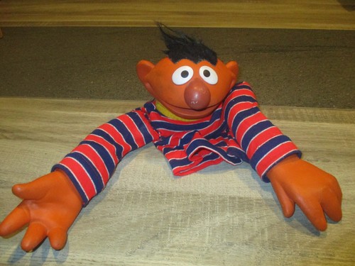 Rare marionnette ernie de - rare!,