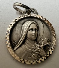 Pendentif ancien religieux en argent massif . Ref76029