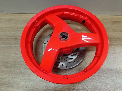 Une jante roue avant avec - avant,