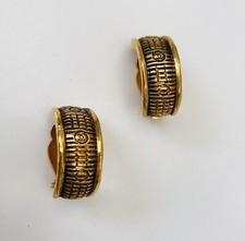 Demi créoles logo CHANEL -