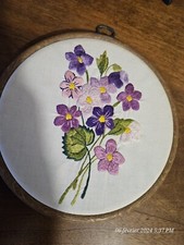 fleurs brodées sur toile,fait