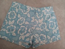 SHORT COURT A FLEURS HIBISCUS BASIC ONE COLLECTION T 40