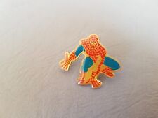 Pin's TV - super héros SPIDERMAN Accroupi Homme araignée MARVEL - Film / comics