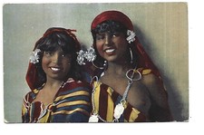 MAURESQUE AUX SEINS NUS