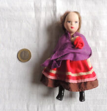 Petite poupée en porcelaine type mignonette avec bébé - Très bon état