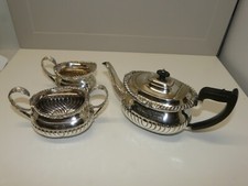 *SERVICE A THE ou CAFE ARGENT massif ANGLAIS XIXe VERSEUSE POT A LAIT SUCRIER