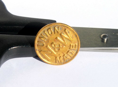 Rare bouton plat uniforme - rare,