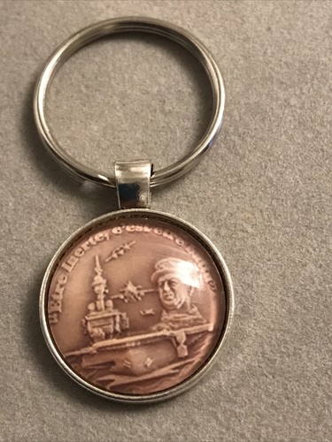 Porte clé médaillon métal - porte,