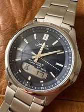 Montre solaire numérique