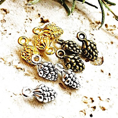Breloques pomme pin en - pomme,