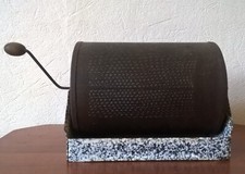 Torréfacteur / grilloir ancien métal et tôle émaillée peinte