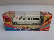 Ancienne voiture MERCEDES BENZ