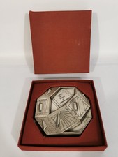 ANCIENNE MÉDAILLE PRESSE